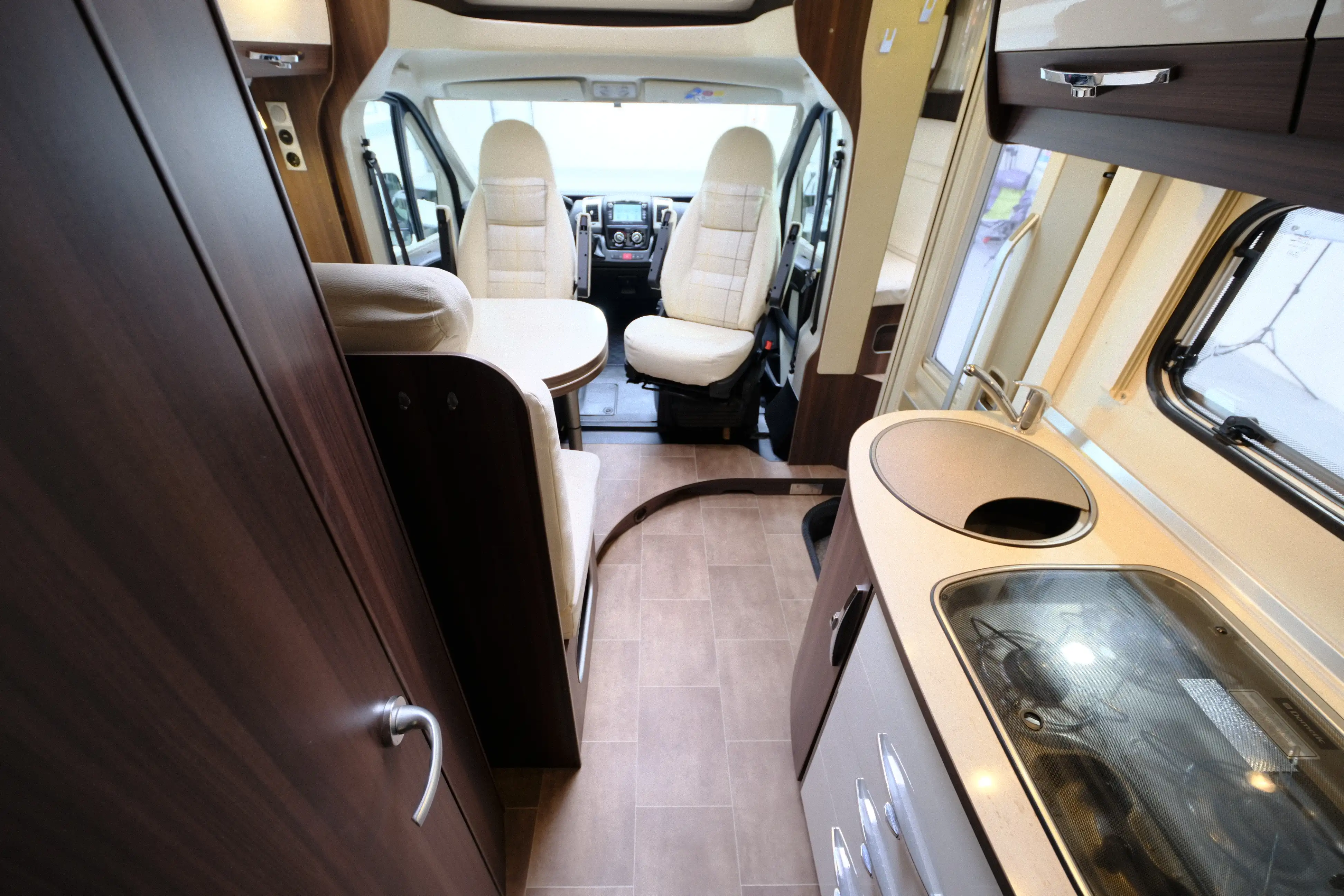 BUERSTNER Nexxo T 690 G Fifty-Five